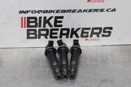 16 YAMAHA XSR900 IGNITION COILS COIL SPARK PLUG CAPS BB786