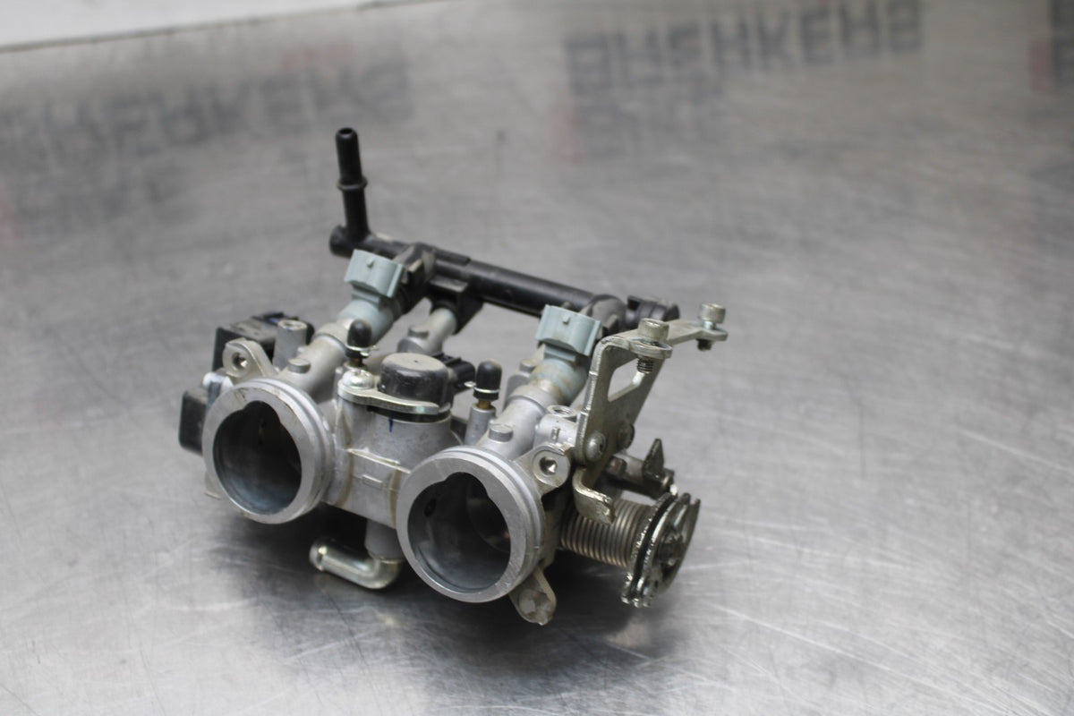 17-18 YAMAHA YZF R3 MAIN FUEL INJECTORS / THROTTLE BODIES BB813