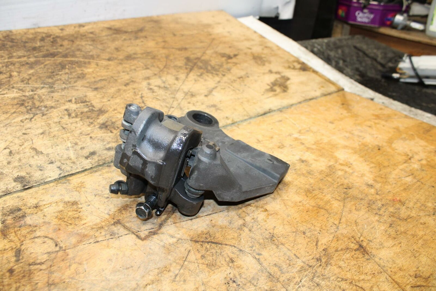 13-18 KAWASAKI NINJA ZX6R REAR BACK BRAKE CALIPER W MOUNT BRACKET BB349