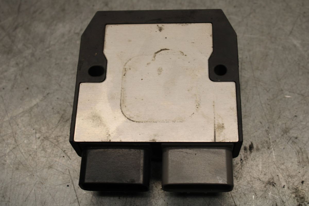 19-21 TRIUMPH SPEED TWIN 1200 RECTIFIER VOLTAGE REGULATOR BB653