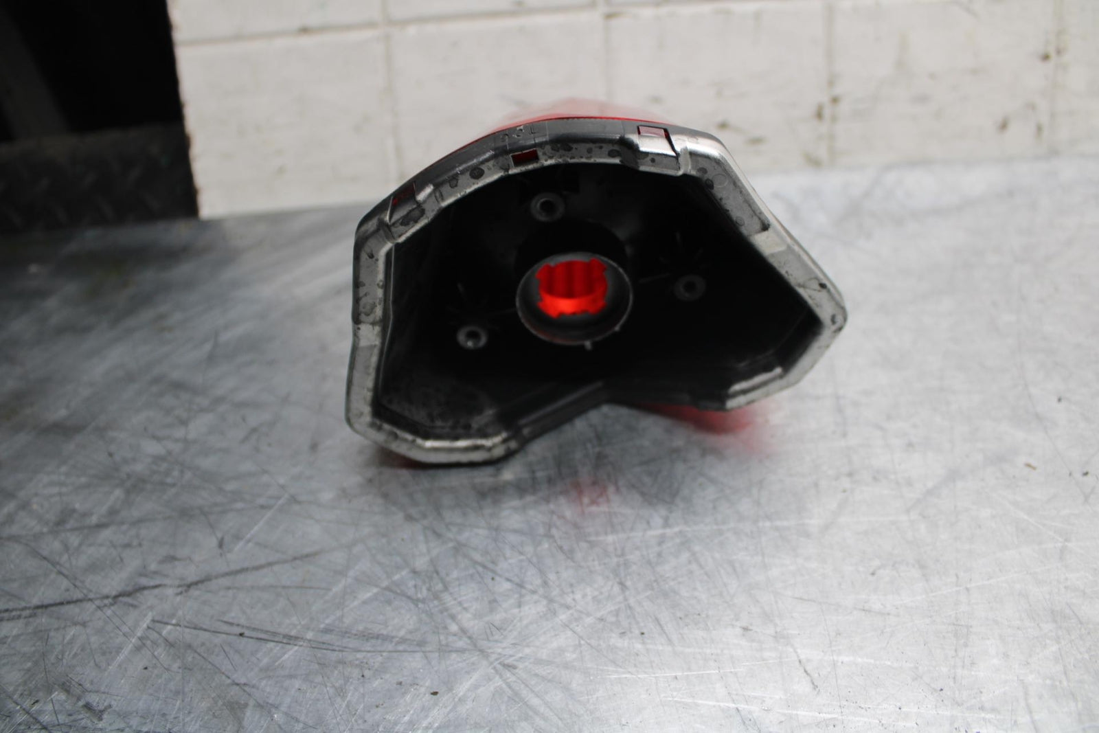 2010 Yamaha FZ6R REAR TAIL TAILLIGHT BACK BRAKE LIGHT BB07