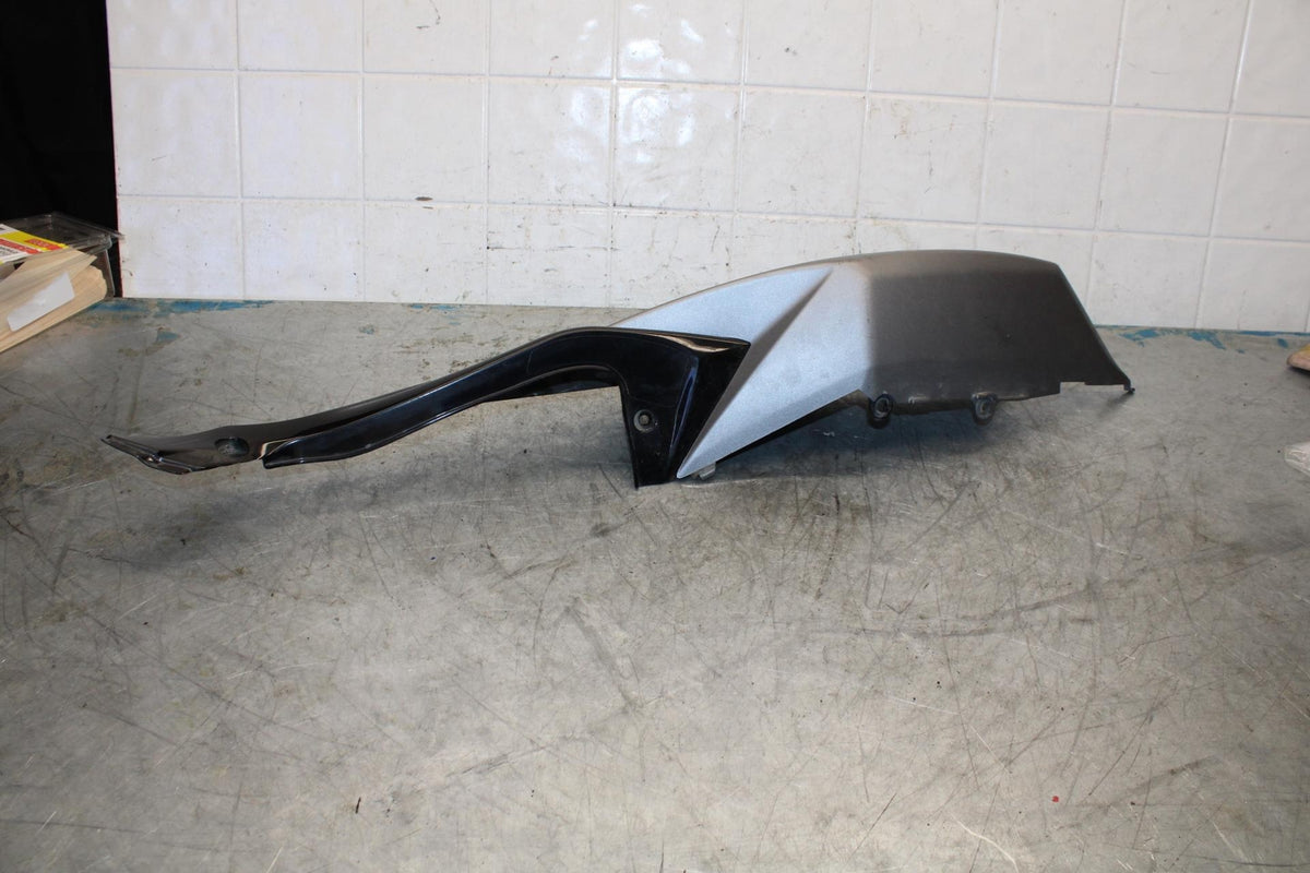 08-10 SUZUKI GSXR600 RIGHT REAR BACK TAIL FAIRING COWL SHROUD BB430