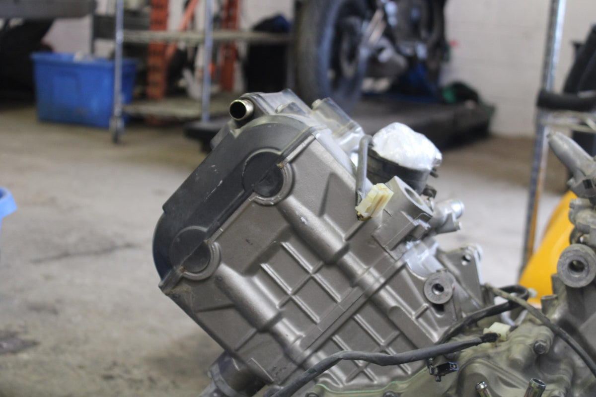 98-05 HONDA SUPER HAWK 1000 VTR1000F ENGINE MOTOR BB924