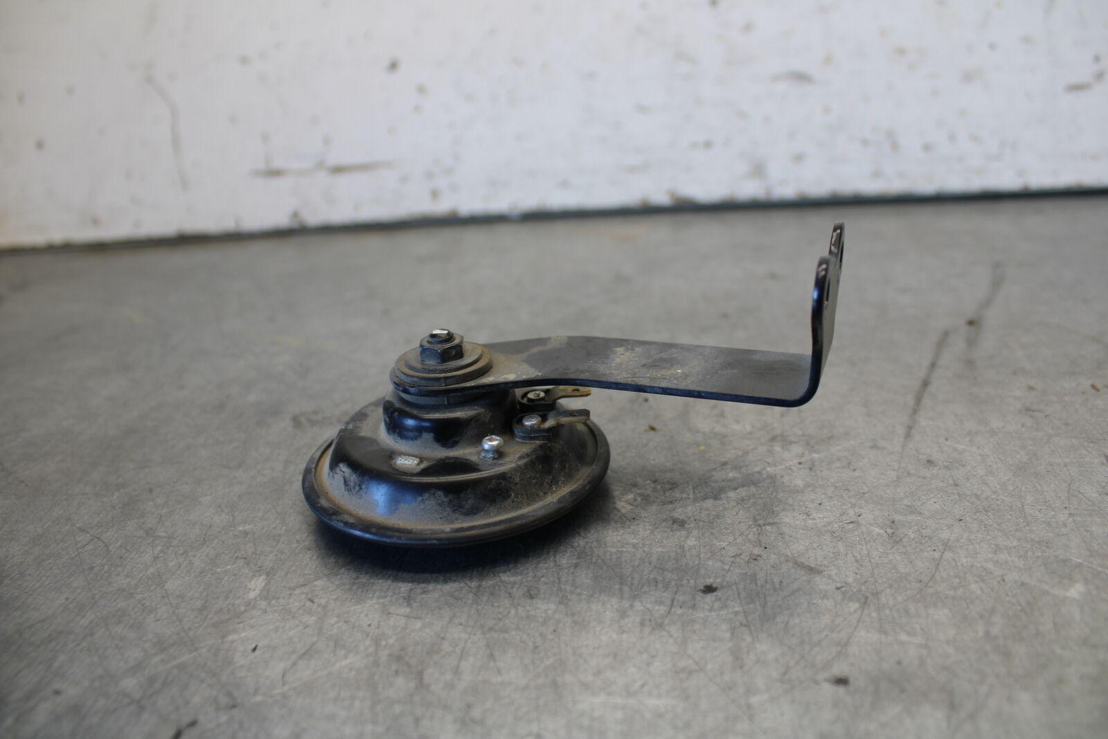 11-24 SUZUKI GSXR750 HORN SIGNAL BB687