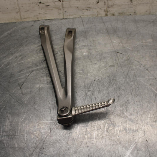 07-08 YAMAHA YZF R1 LEFT REAR BACK PASSENGER PEG 5JJ-27431-10-00 BB483