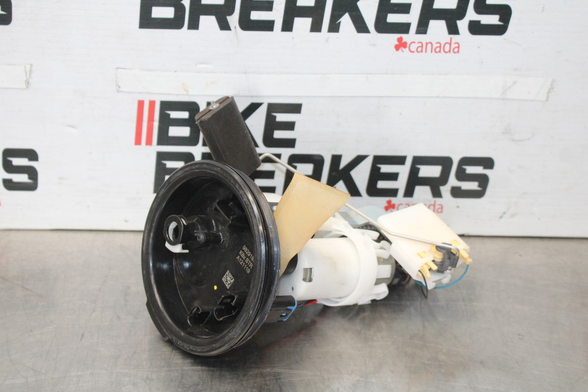 20-23 BMW F900R FUEL PUMP GAS PETROL SENDER UNIT BB923
