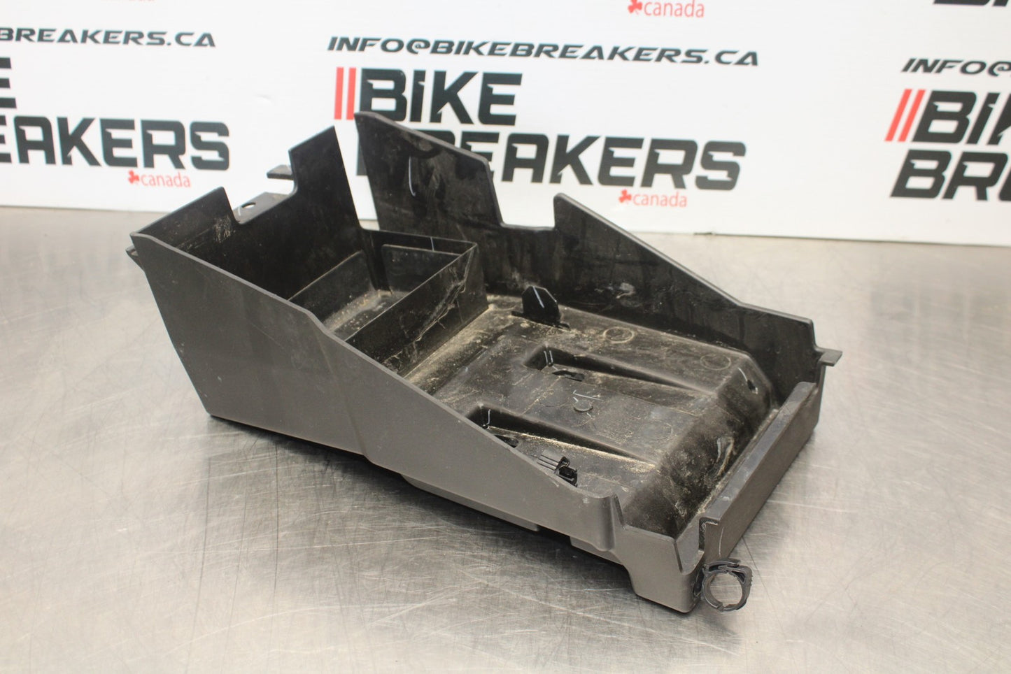 18-23 KAWASAKI NINJA 400 EX400 ABS REAR UNDERTAIL BATTERY TRAY PLASTIC BB192