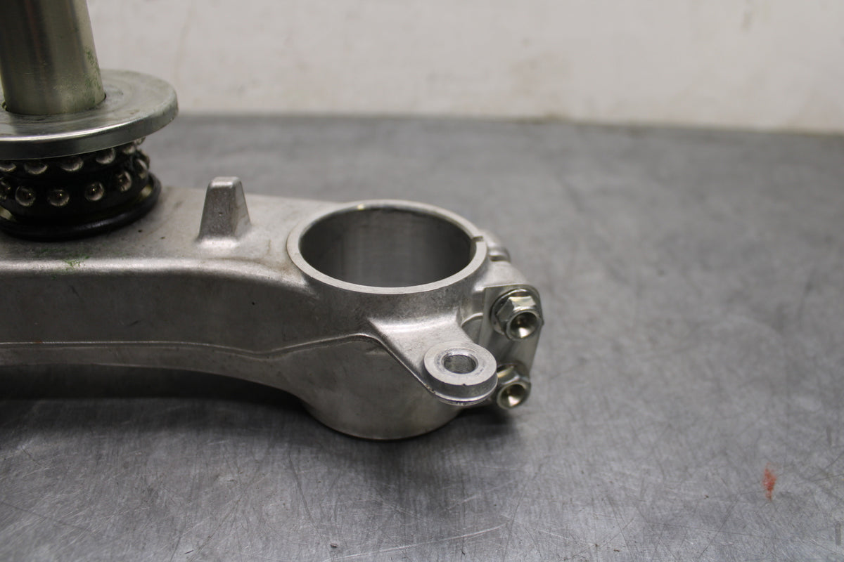 06-07 SUZUKI GSXR750 FRONT FORKS CLAMP LOWER TRIPLE TREE STEM BB132