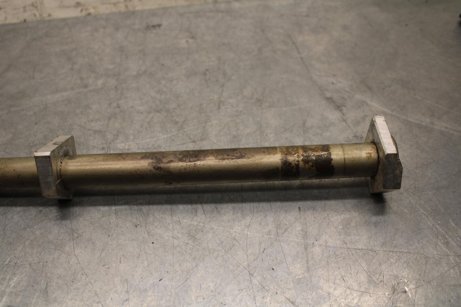 2012 Kawasaki Ninja ZX14R ZX1400E REAR AXLE BACK WHEEL RIM PIVOT BOLT AXEL BB60