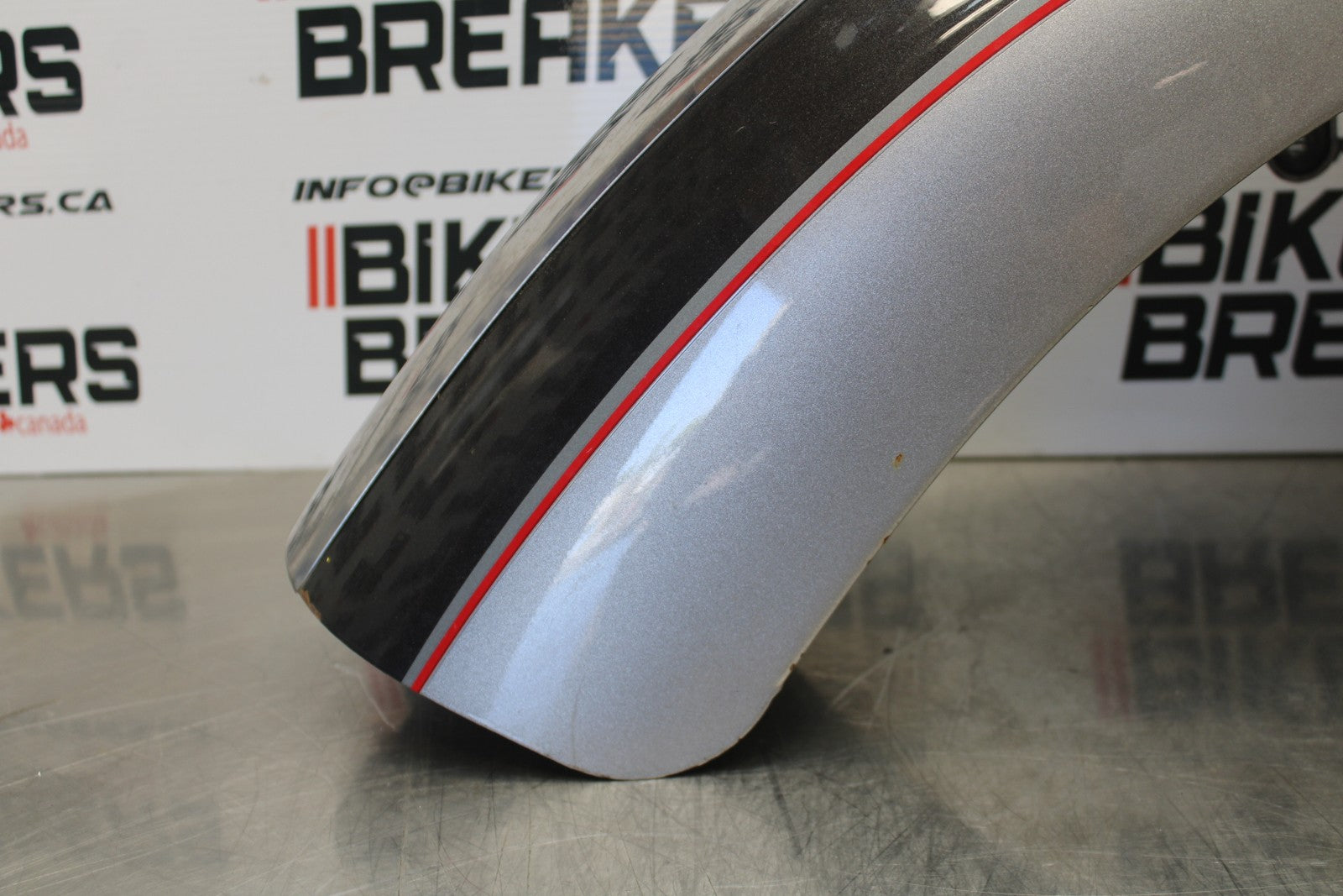05-06 VICTORY KINGPIN DELUXE FRONT WHEEL FENDER BB195