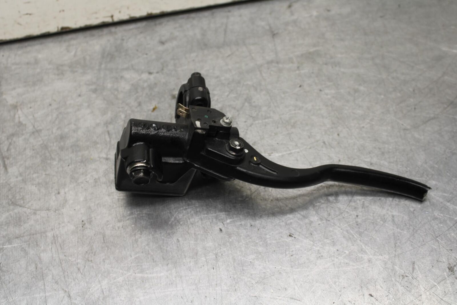 15-16 KAWASAKI EX300 FRONT BRAKE MASTER CYLINDER w/ LEVER BB635