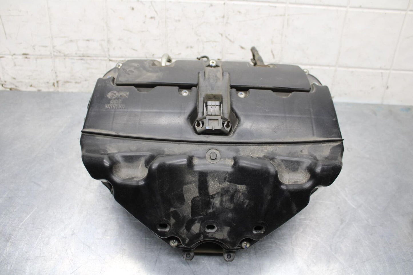 2006 Yamaha YZF R6 AIRBOX AIR INTAKE FILTER 2C0-14411-00-00 2C0-14421-00-00 BB56