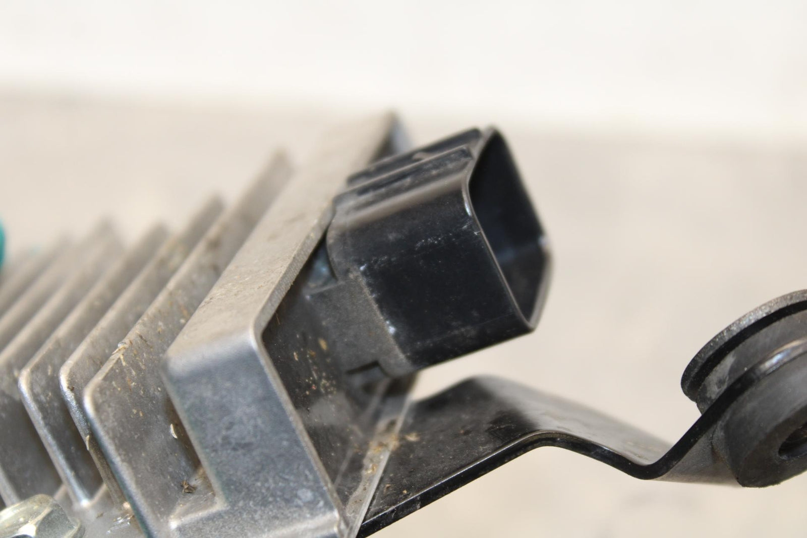 20 KAWASAKI Z400 ER400 ABS RECTIFIER VOLTAGE REGULATOR BB586