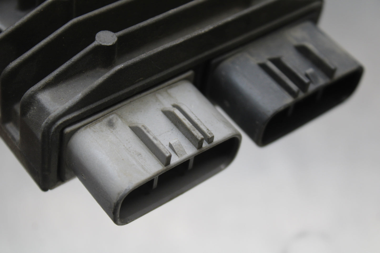 04-05 KAWASAKI NINJA ZX10R RECTIFIER VOLTAGE REGULATOR BB163