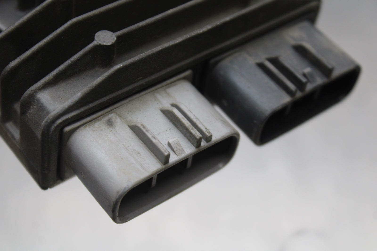 04-05 KAWASAKI NINJA ZX10R RECTIFIER VOLTAGE REGULATOR BB163