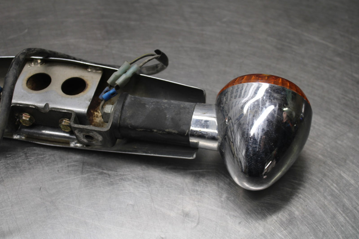 97 KAWASAKI VULCAN 1500 VN1500D CLASSIC REAR BACK TURN SIGNALS & BAR MOUNT BB936