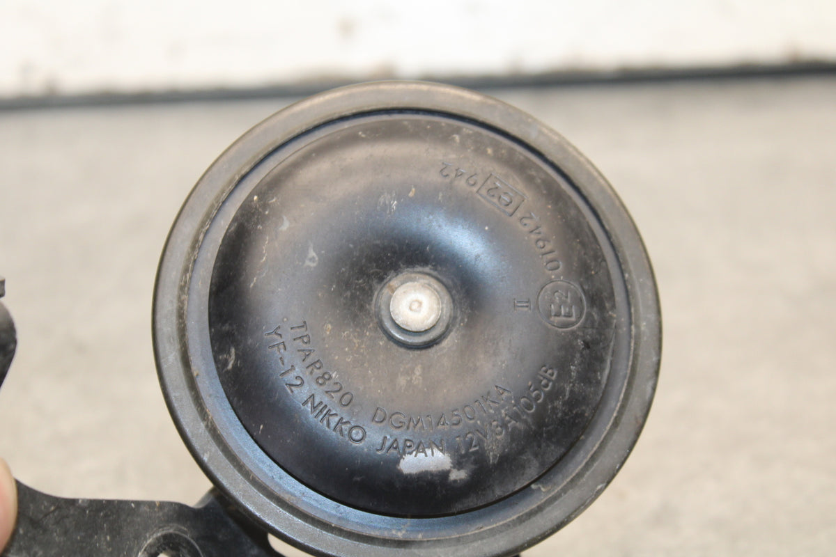 07-08 YAMAHA YZF R1 HORN SIGNAL BB675
