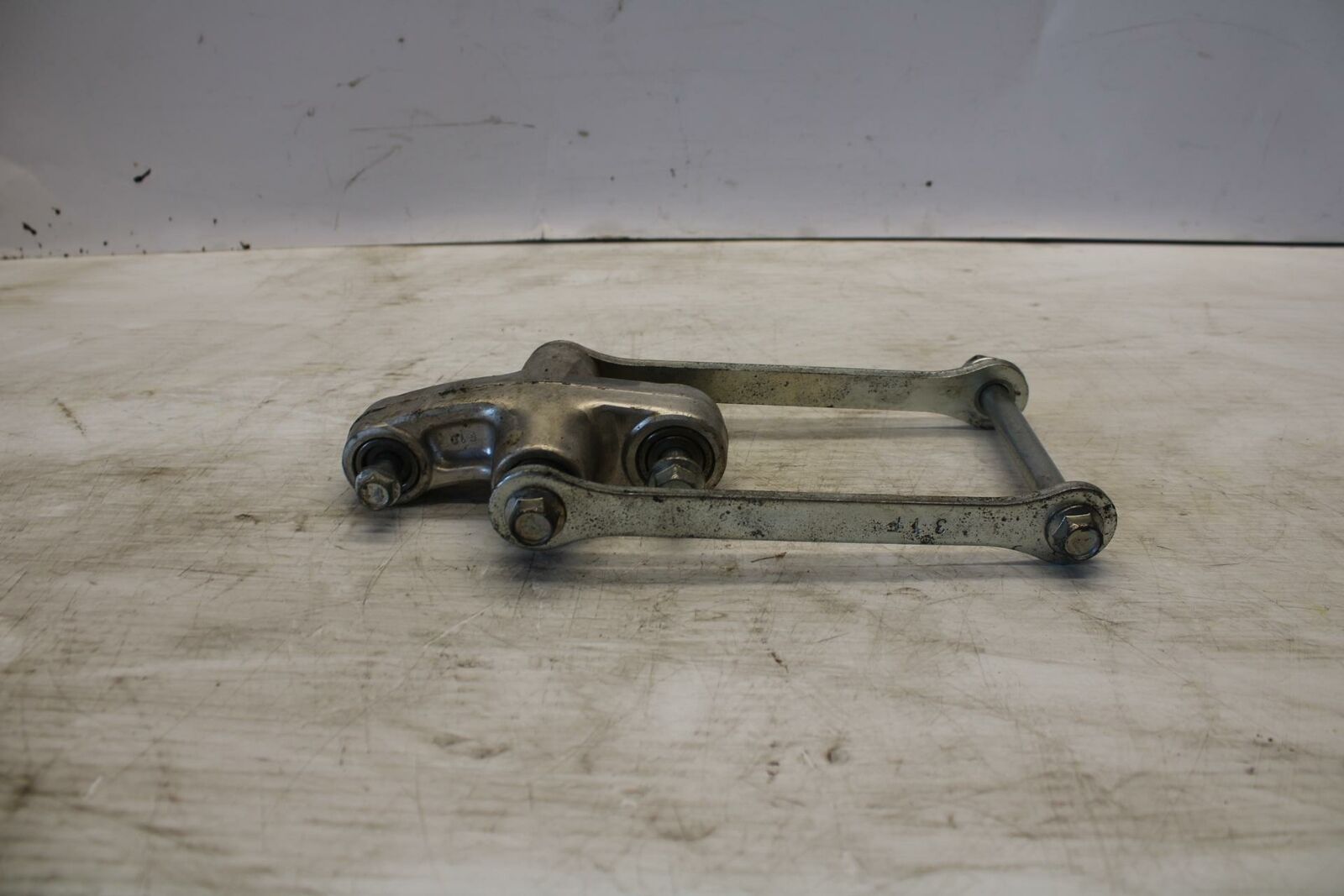 07-12 SUZUKI BANDIT 650F REAR DOGBONE SHOCK LINKAGE LINK BB280