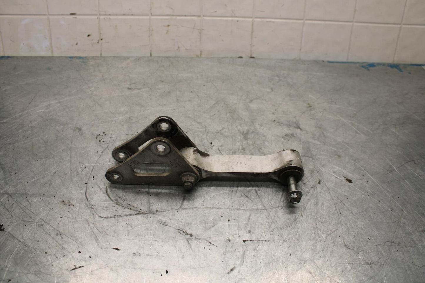09-16 SUZUKI GSXR1000 REAR DOGBONE SHOCK LINKAGE LINK BB439 