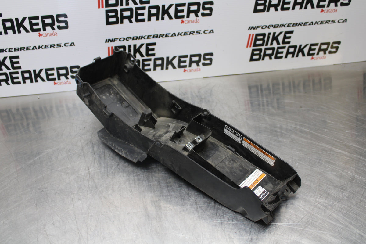 14-17 YAMAHA FZ07 REAR BACK TAIL UNDERTAIL BATTERY TRAY PLASTIC BB162