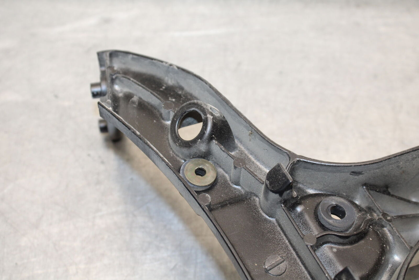 05-06 HONDA CBR600RR UPPER FAIRING MIRROR GAUGES STAY BRACKET BB655