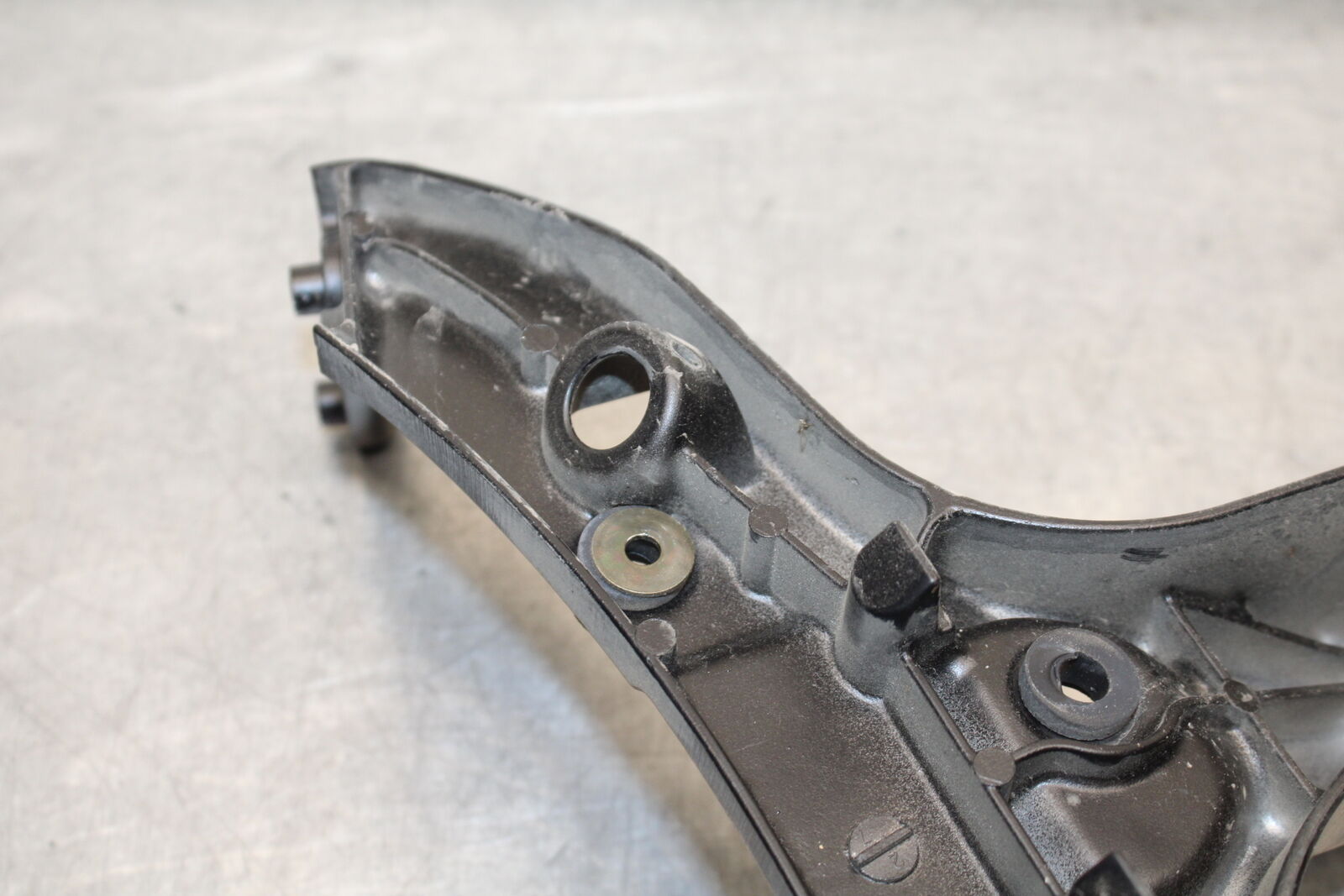 05-06 HONDA CBR600RR UPPER FAIRING MIRROR GAUGES STAY BRACKET BB655