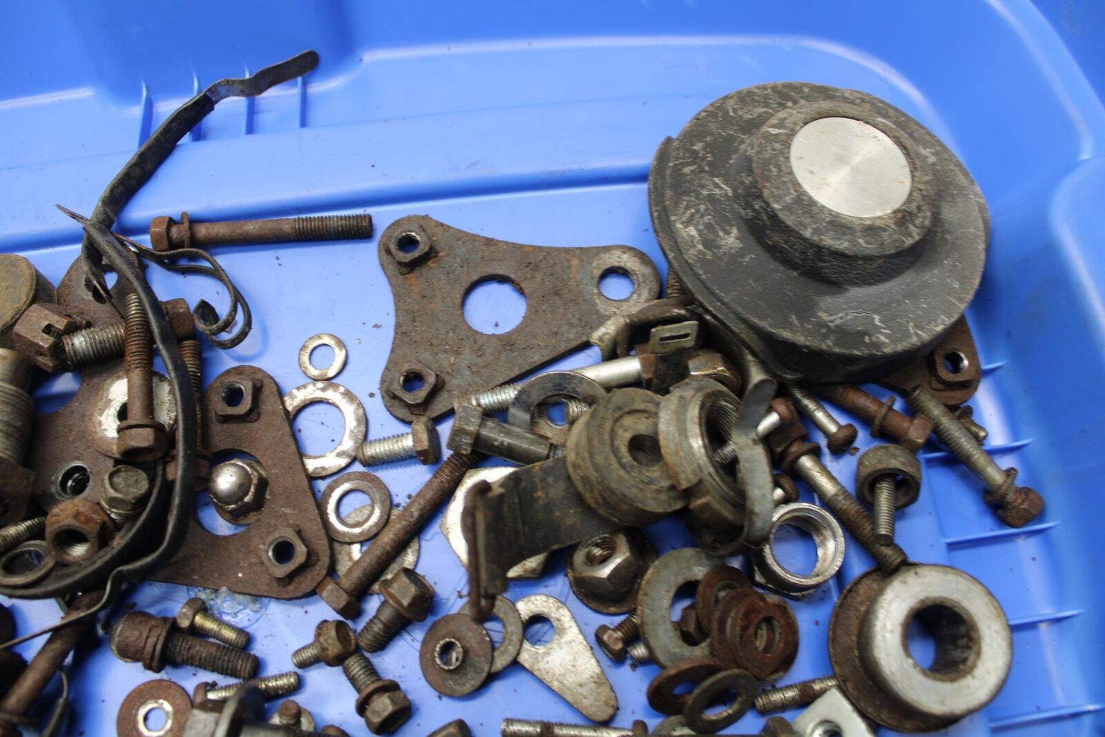 80-81 SUZUKI GS1000G ENGINE LEFTOVER BOLTS HARDWARE MOTOR SCREWS BB91