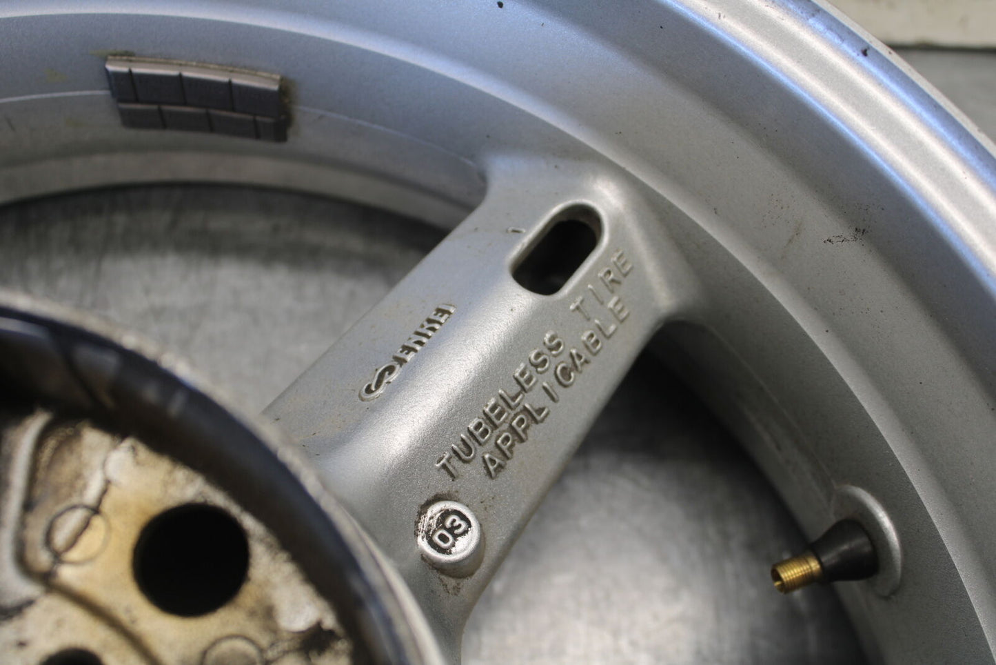 03-05 SUZUKI SV1000 REAR WHEEL BACK RIM BB405