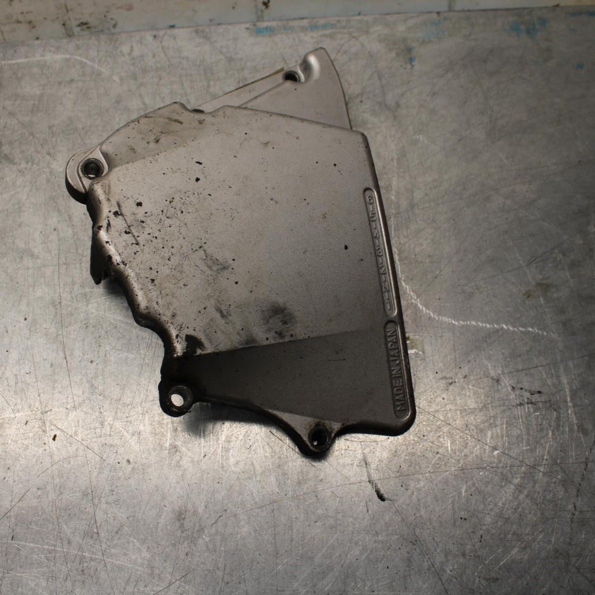 2001 Yamaha YZF R6 ENGINE SPROCKET COVER 5EB-15418-00-00 BB68