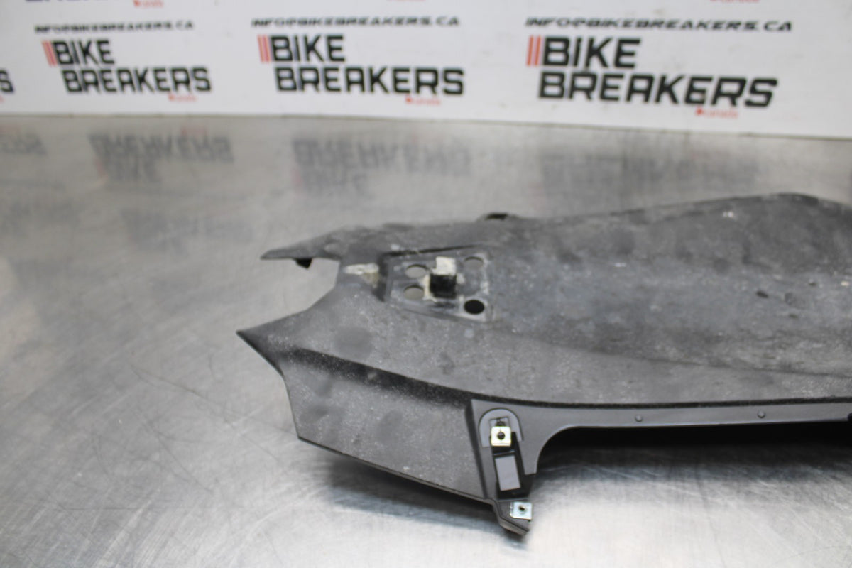 24 KAWASAKI NINJA 500 ABS REAR BACK TAIL UNDERTAIL FAIRING COWL FENDER BB818