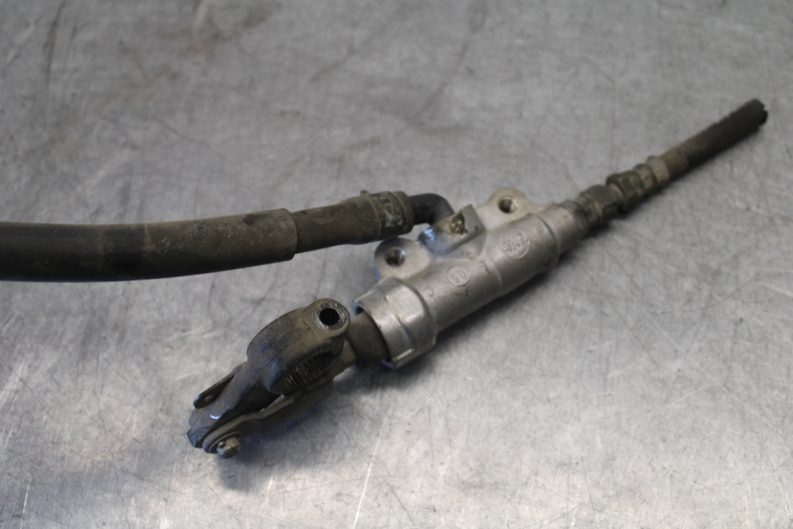 05-06 YAMAHA ROYAL STAR REAR BACK BRAKE MASTER CYLINDER W RESERVOIR BB697