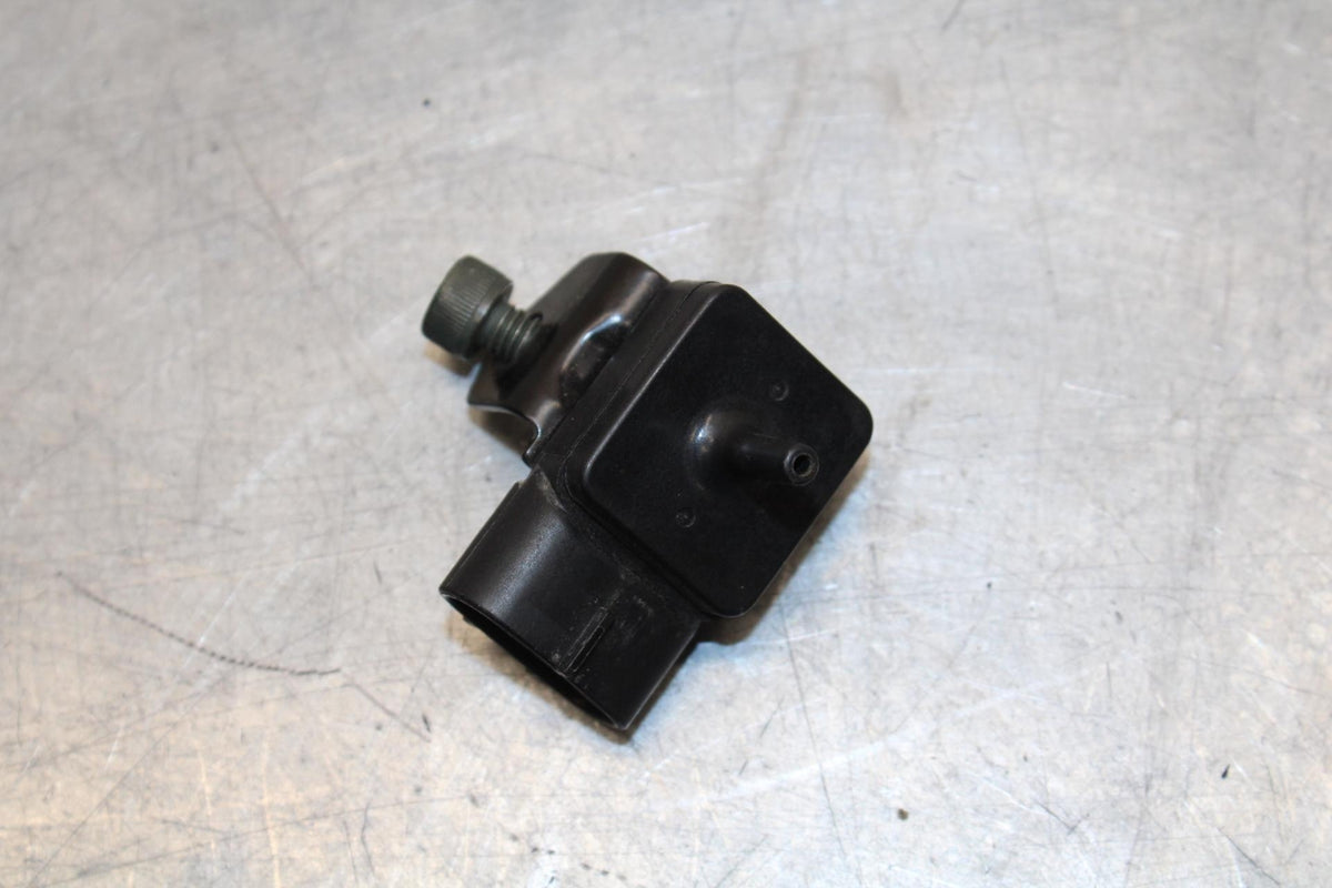 2001 Suzuki GSXR600 MAP MASS AIR FLOW PRESSURE SENSOR 15620-35F00 BB59