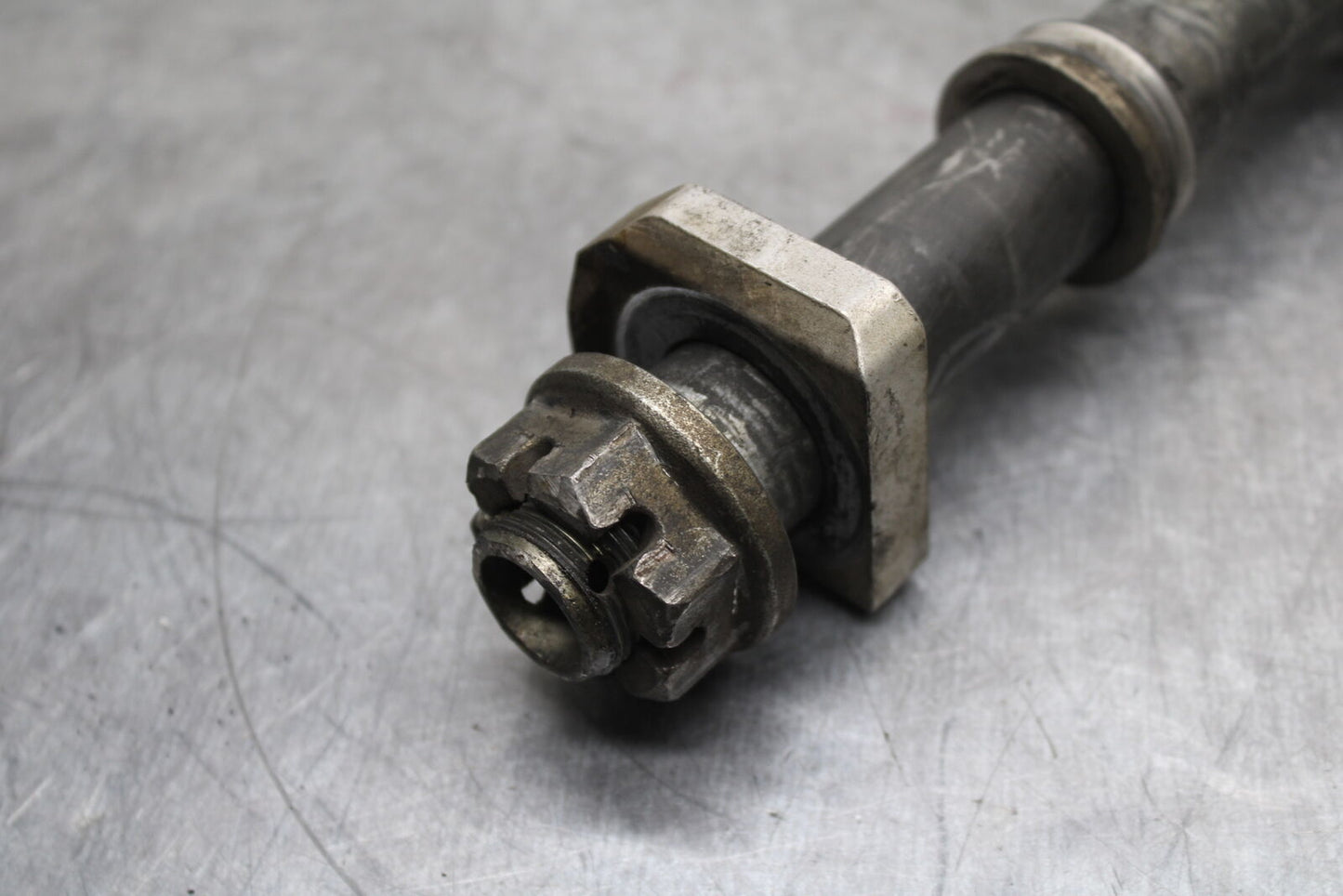 06-07 SUZUKI GSXR 600 REAR AXLE BACK WHEEL RIM PIVOT BOLT AXEL BB737