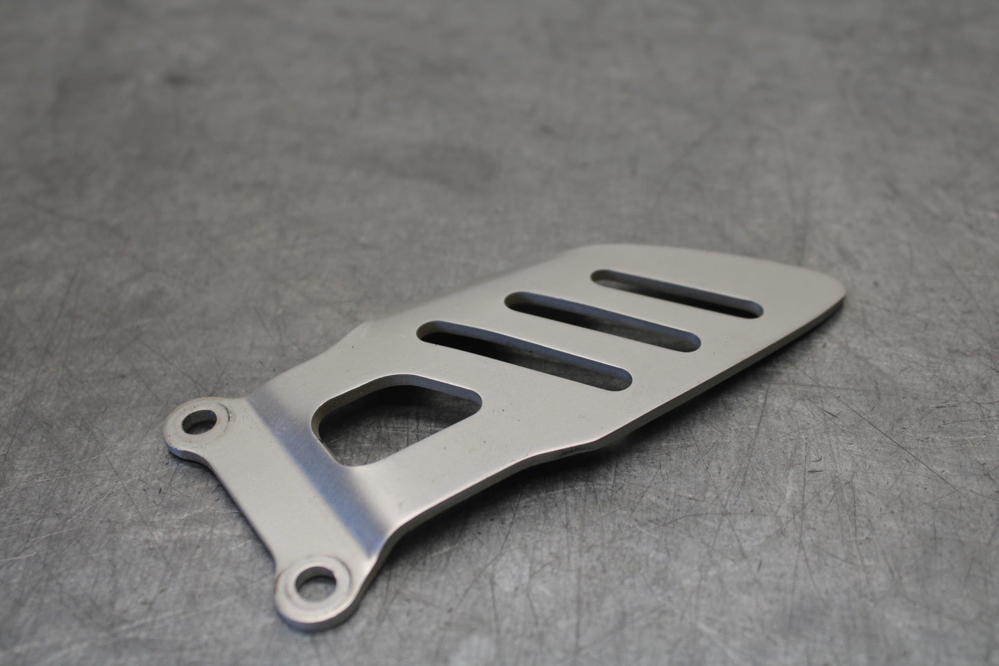 06-07 SUZUKI GSXR 600 LEFT REARSET REAR SET HEEL GUARD COVER  BB694