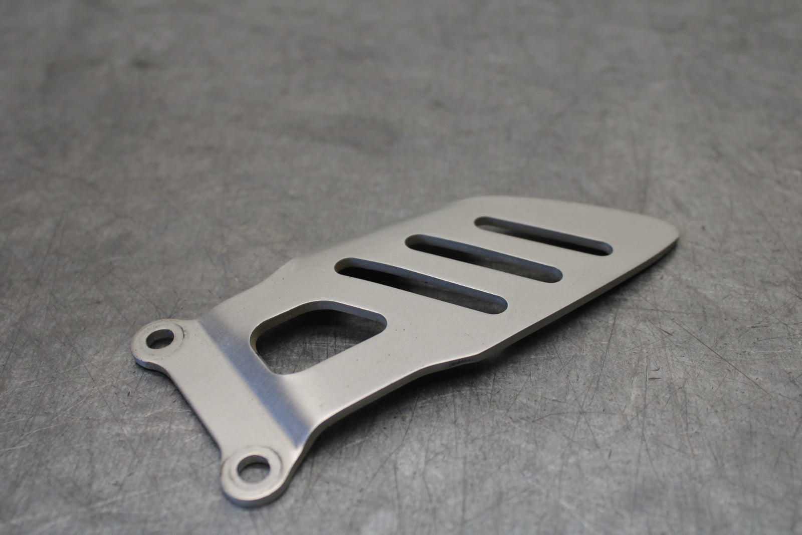 06-07 SUZUKI GSXR 600 LEFT REARSET REAR SET HEEL GUARD COVER  BB694