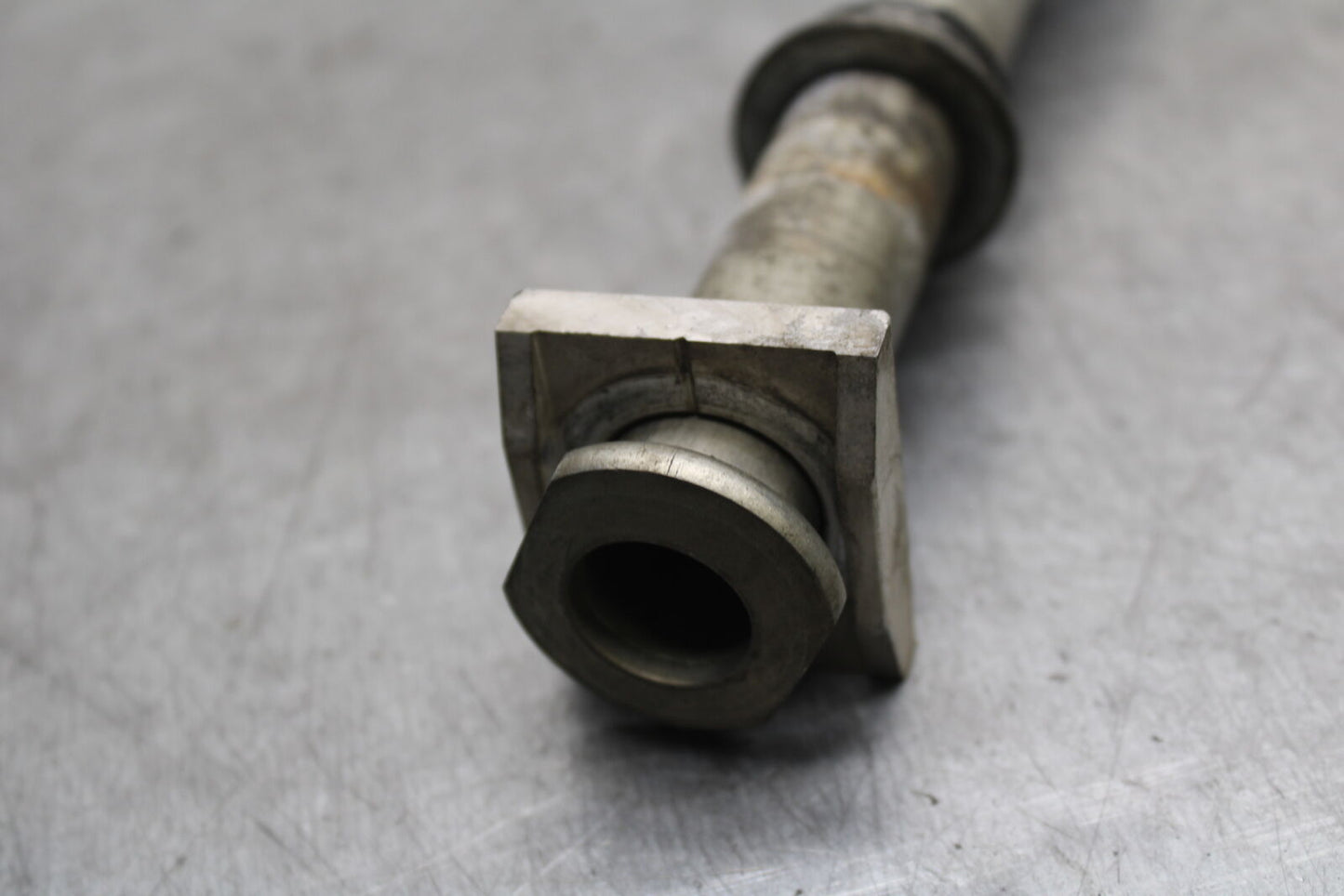 13-18 KAWASAKI NINJA ZX6R REAR AXLE BACK RIM PIVOT BOLT AXEL 41068-0613 BB666