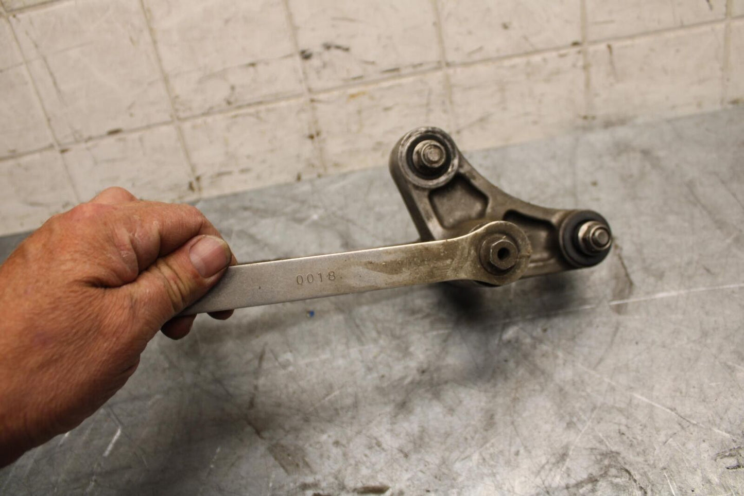 2005 Kawasaki Ninja ZX6R ZX636C REAR DOGBONE SHOCK LINKAGE LINK BB534