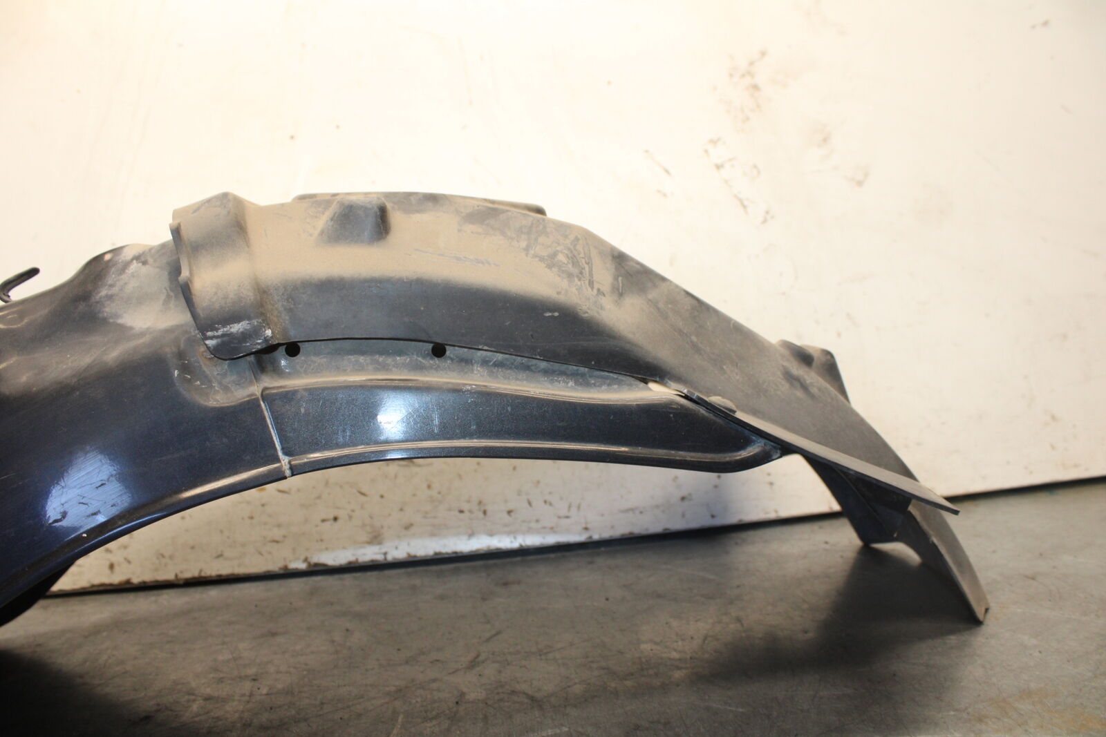 85-86 SUZUKI MADURA 1200 REAR BACK WHEEL FENDER MUD GUARD  BB691