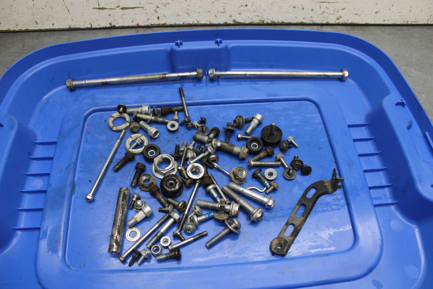 08-09 SUZUKI GSXR600 ENGINE MOUNTING BOLTS HARDWARE MOTOR SCREWS BB728
