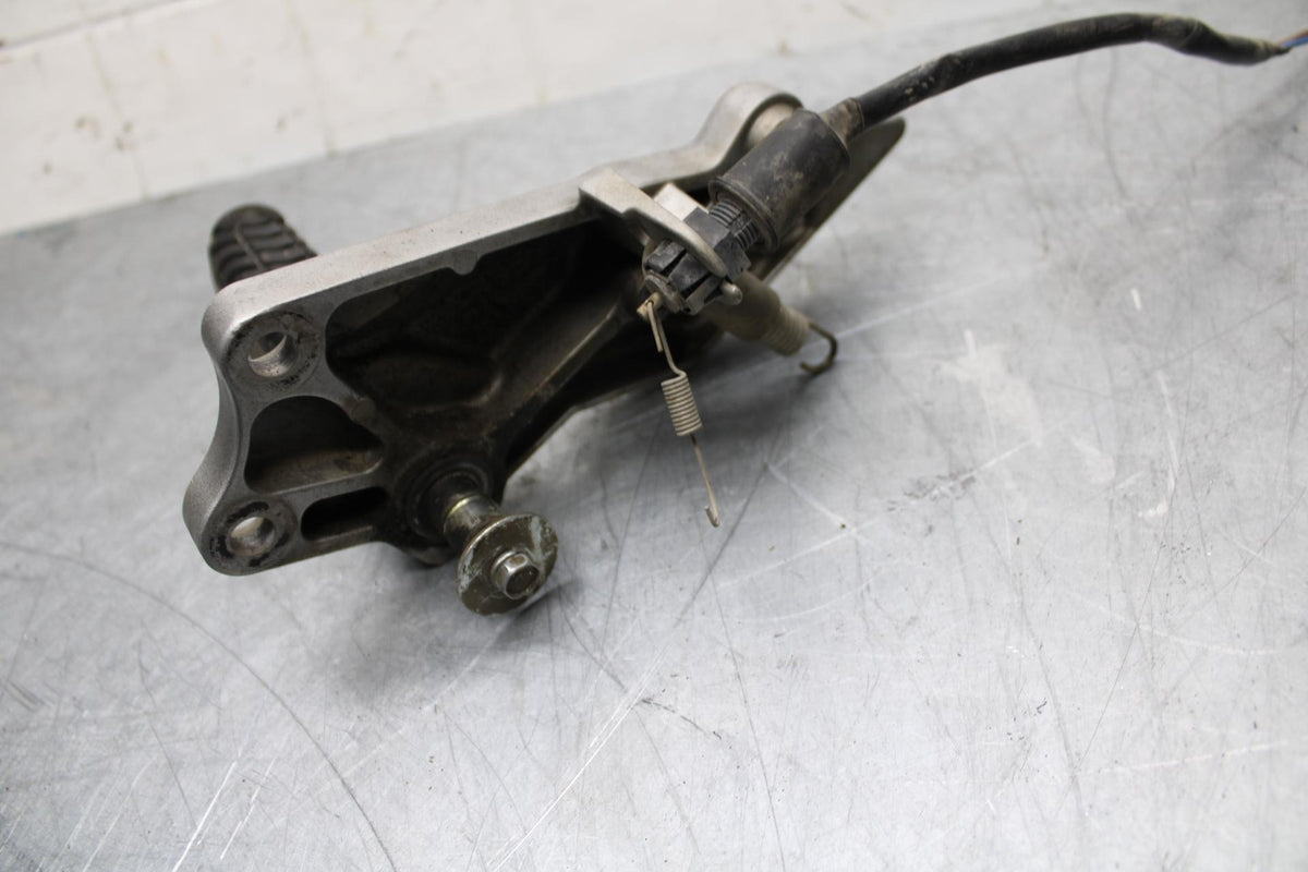 07-08 KAWASAKI CONCOURS 1400  RIGHT REARSET REAR SET DRIVER FOOT PEG REST BB449