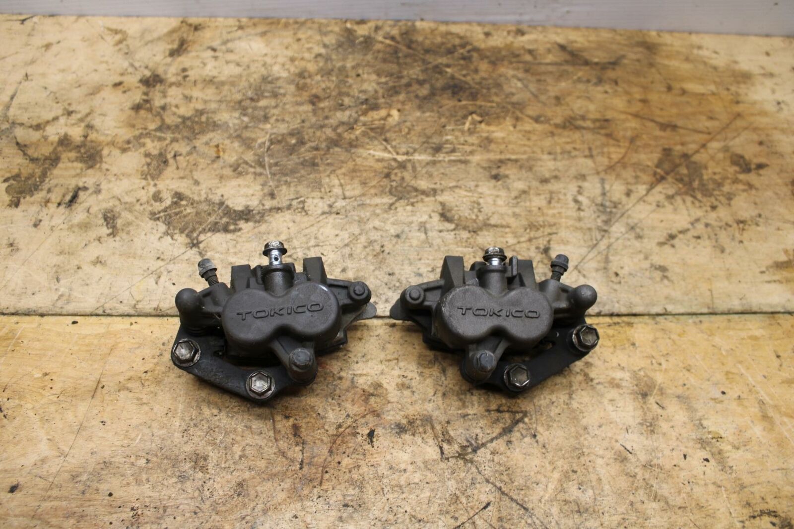 07-11 SUZUKI VSTROM 650 RIGHT LEFT FRONT BRAKE CALIPER SET PAIR CALIPERS BB340