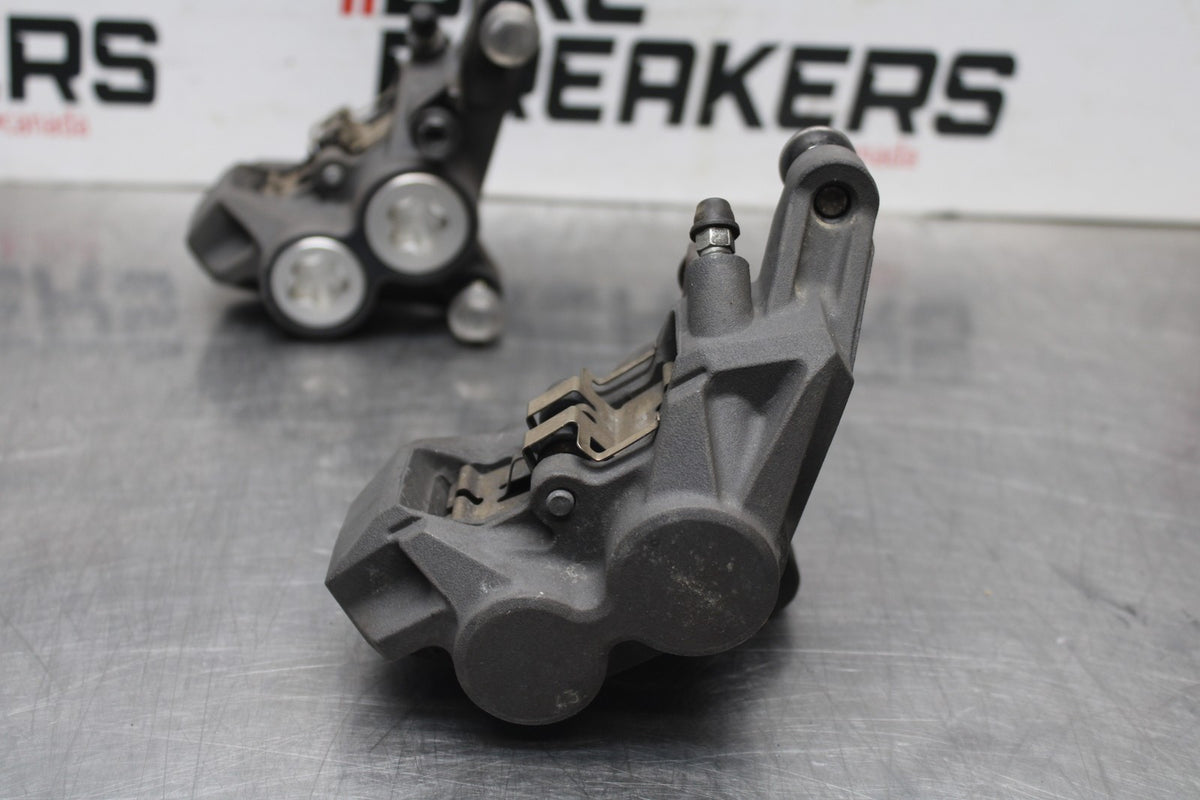14-17 YAMAHA FZ07 RIGHT LEFT FRONT BRAKE CALIPER SET PAIR CALIPERS BB843
