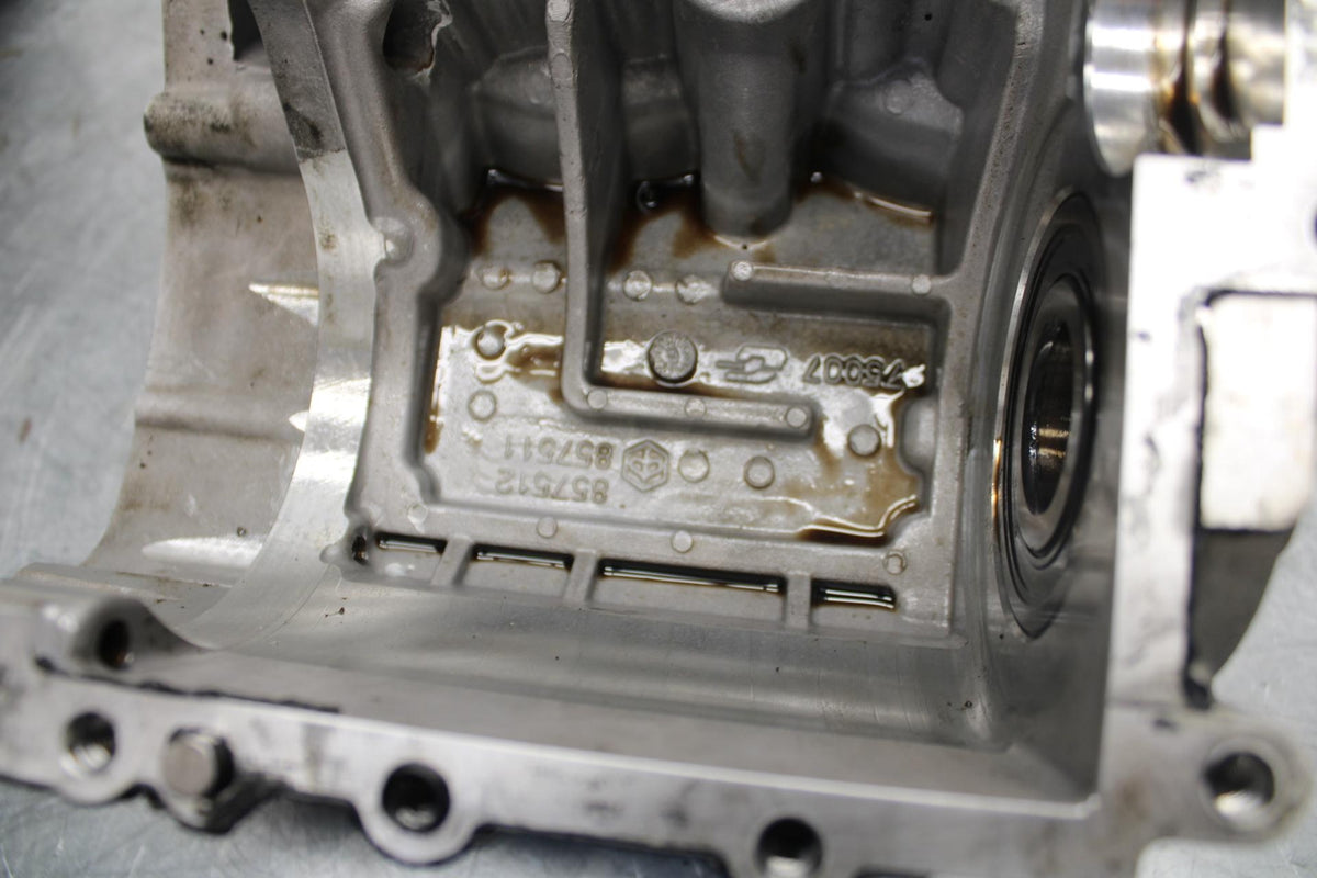 2010 Aprilia RSV1000R ENGINE MOTOR CRANKCASE CRANK CASES BLOCK BB513