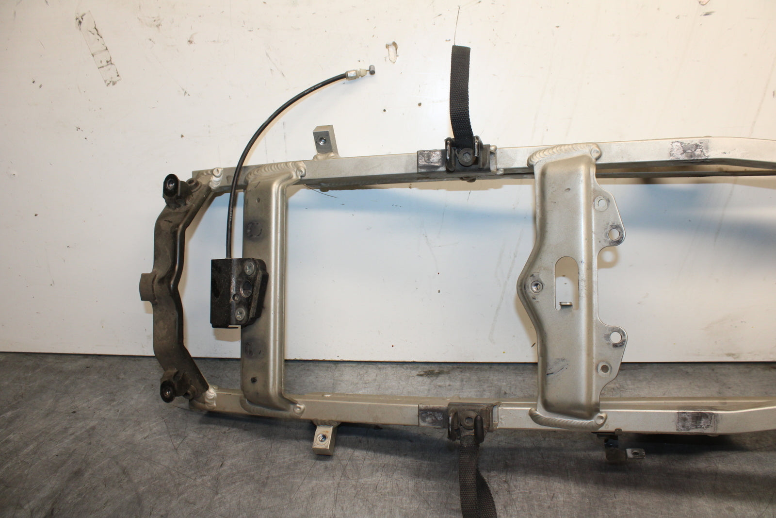 00-02 KAWASAKI NINJA ZX6R REAR SUBFRAME BACK SUB FRAME BB750