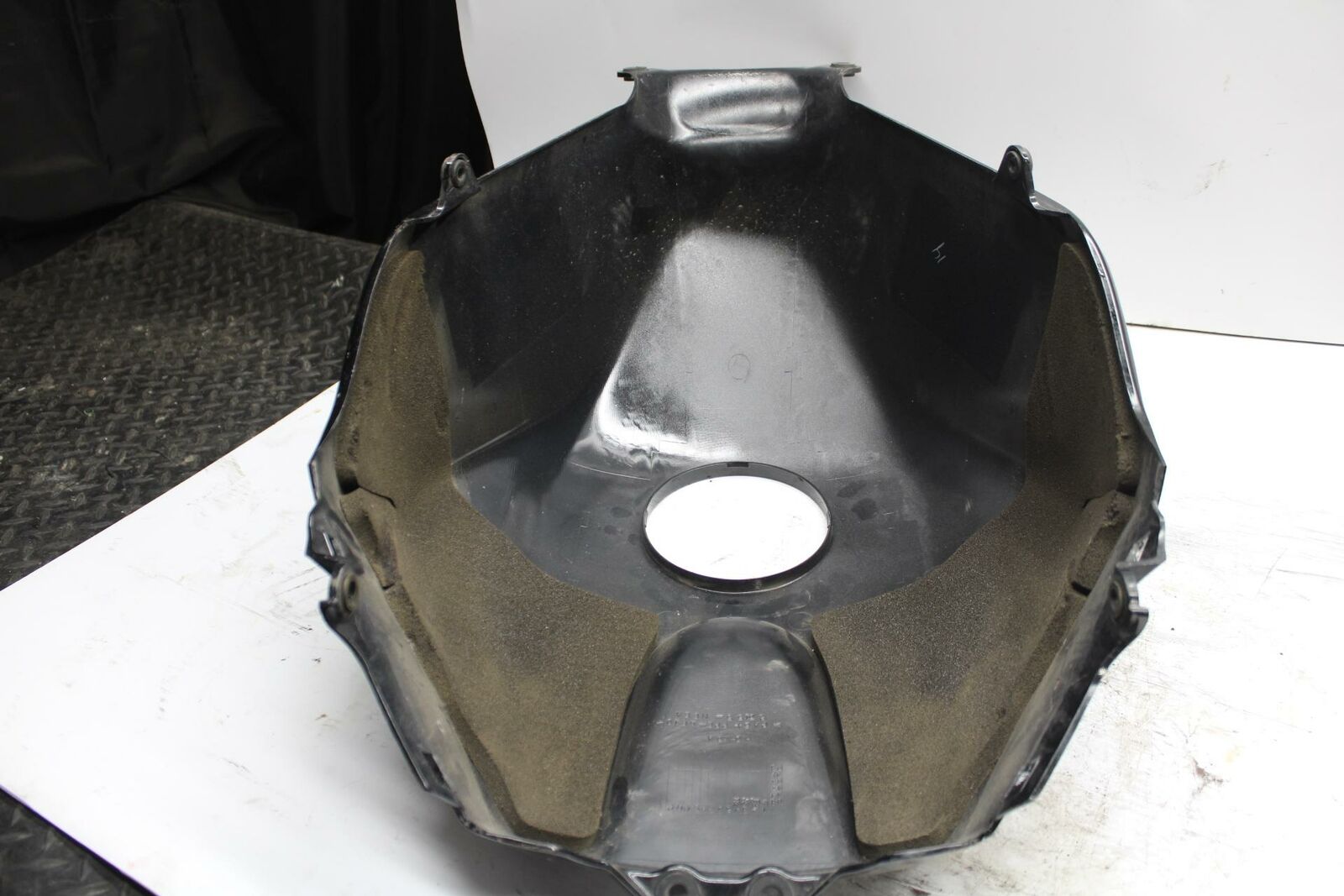 03-04 HONDA CBR600RR GAS TANK FUEL CELL COVER FAIRING COWL BB253