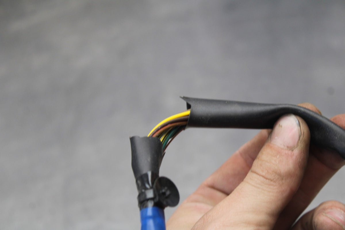 23 YAMAHA YZF R3 LEFT CLIP ON HANDLE HORN SIGNALS SWITCH SWITCHES bb806