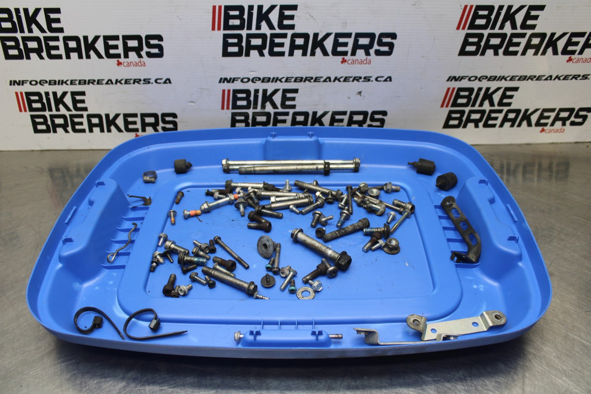 06-07 SUZUKI GSXR600 BOLTS HARDWARE MOTOR SCREWS BB836