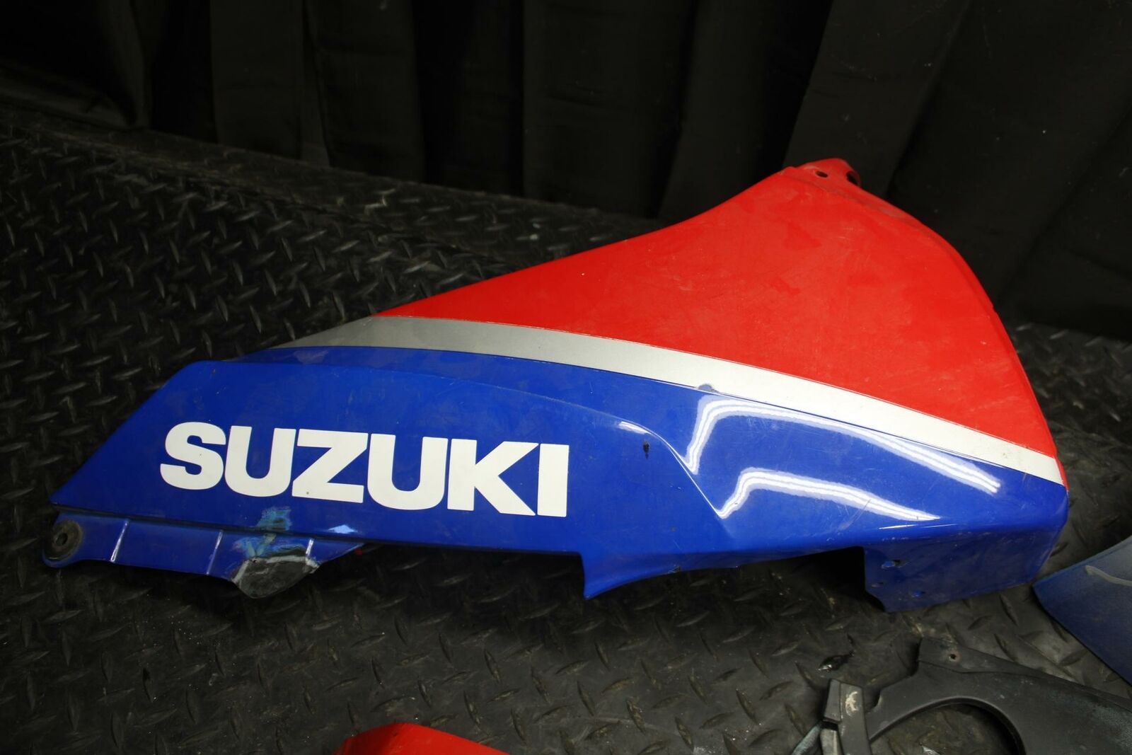 86 SUZUKI GS750ES FRONT UPPER NOSE FAIRING COWL SHROUD PARTS BB233