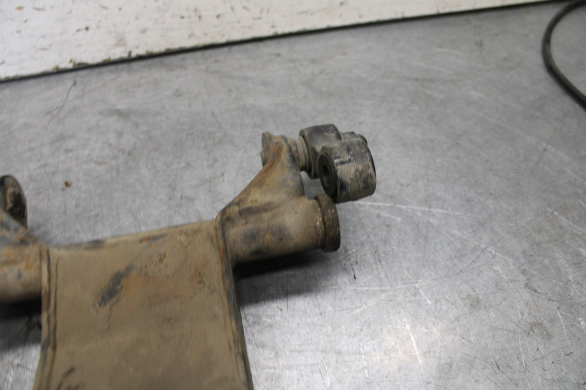 85-86 SUZUKI MADURA 1200 REAR BACK SHOCK ABSORBER MOUNT  BB691