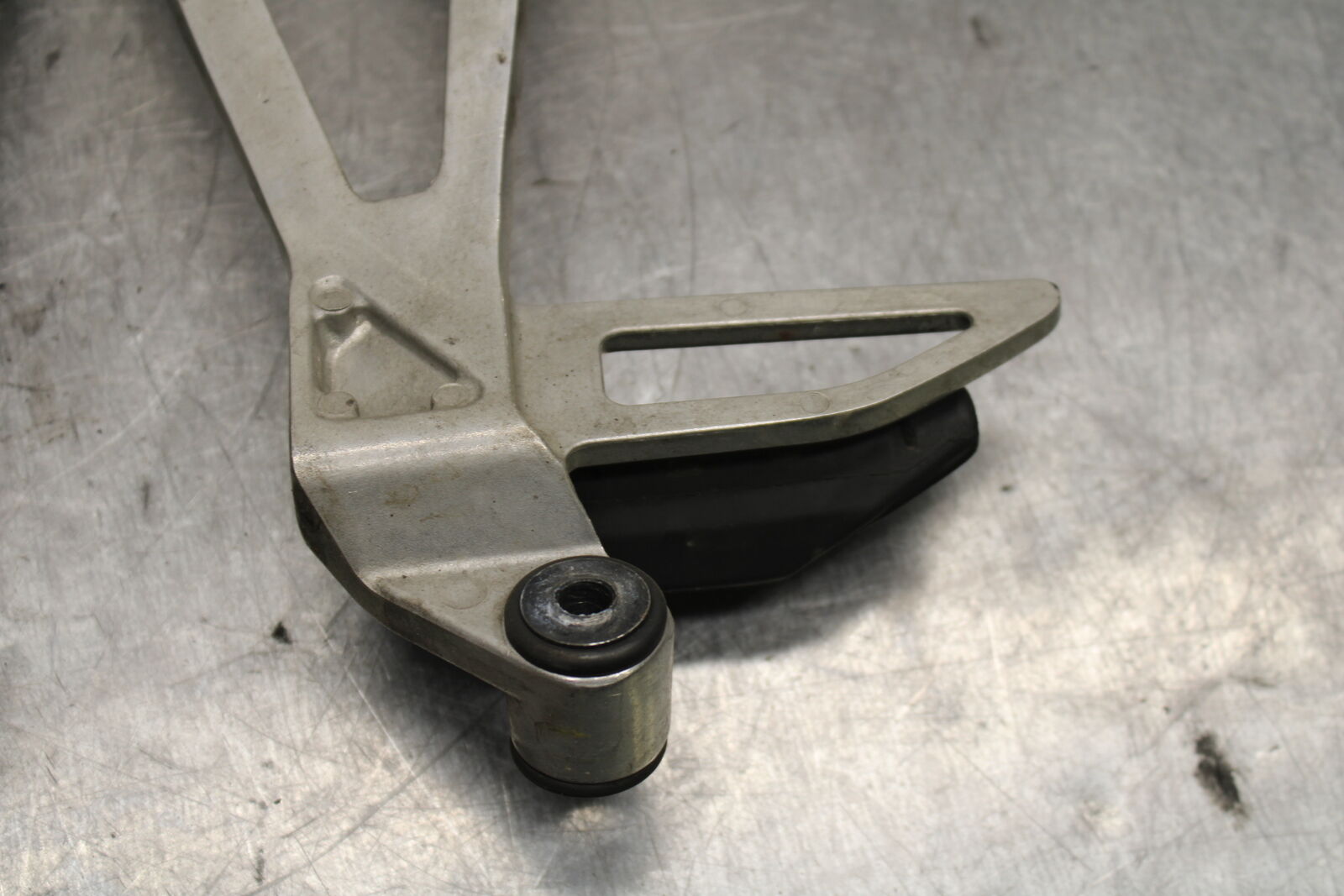 15-16 HONDA CB300F REAR BACK PASSENGER PEG SET PAIR BB740